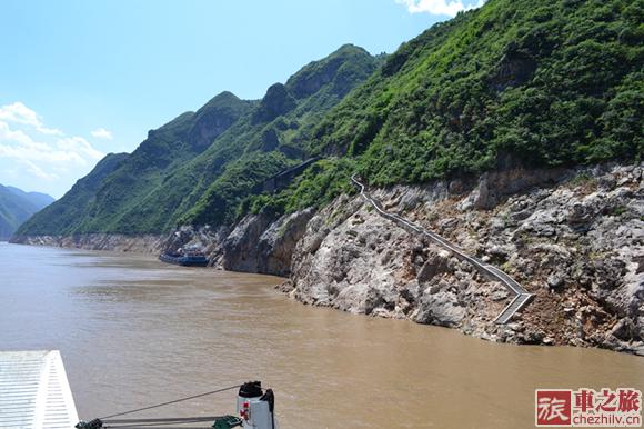 乘船游覽風光.jpg 乘船游覽風光.jpg