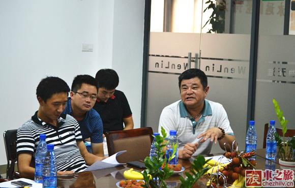 湖北媒體旅游欄目組策劃總監(jiān)馬慧明對(duì)自駕游資訊平臺(tái)提出意見(jiàn)和建議.JPG 湖北媒體旅游欄目組策劃總監(jiān)馬慧明對(duì)自駕游資訊平臺(tái)提出意見(jiàn)和建議.JPG