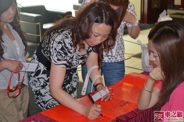 優(yōu)雅的書寫動作.JPG 優(yōu)雅的書寫動作.JPG